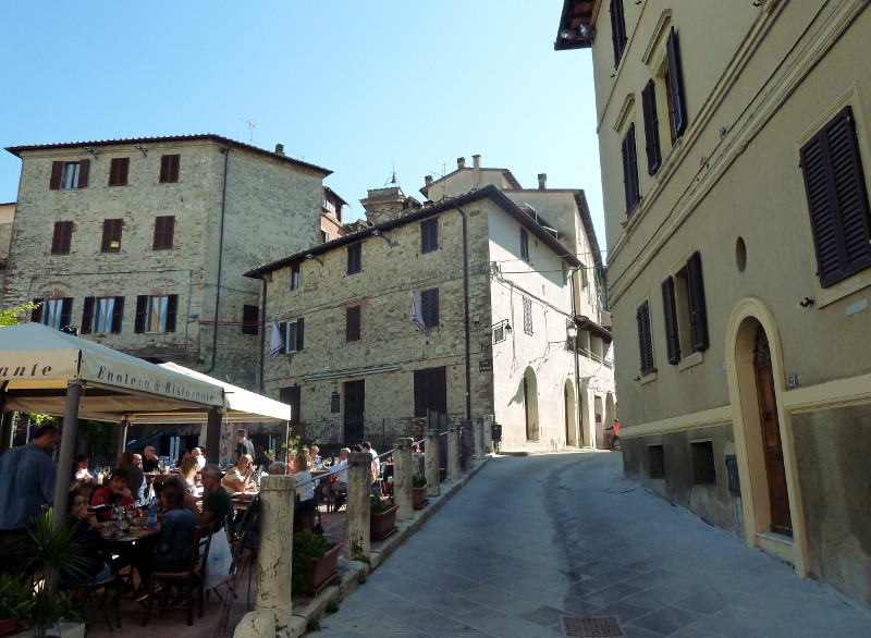Castelnuovo Berardenga Via Fiorita adiacente Piazza Marconi