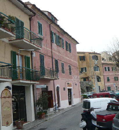 Una via del centro di Poggio