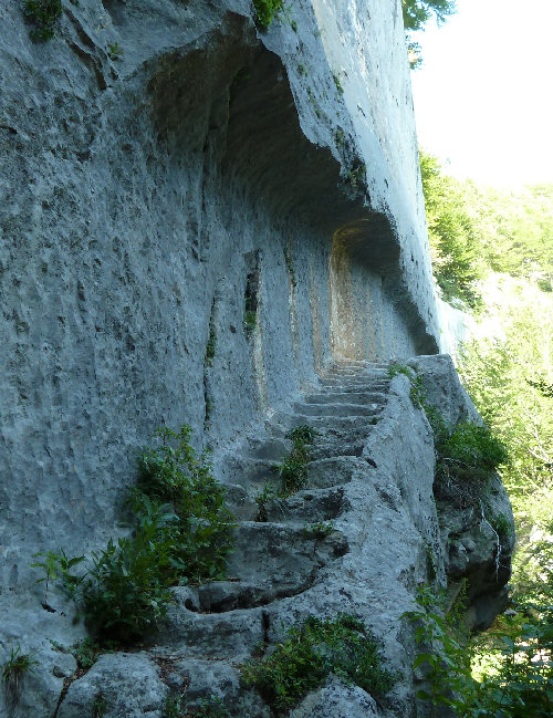 Scalinata dell'Eremo di SanGiovanni all'Orfento