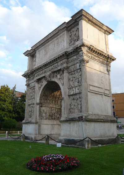 Immagine dell'Arco di Traiano a Benevento