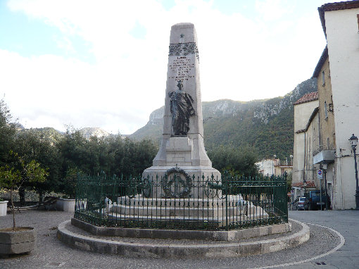 Monumento ai caduti di Laurino