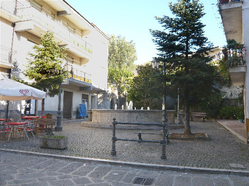 Piazzetta del centro di Rofrano