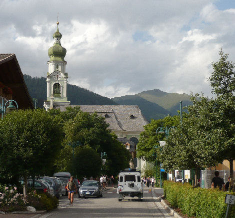 Via San_Giovanni nel centro di Dobbiaco