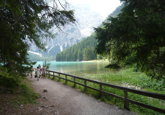 Ingresso al Lago di Braies
