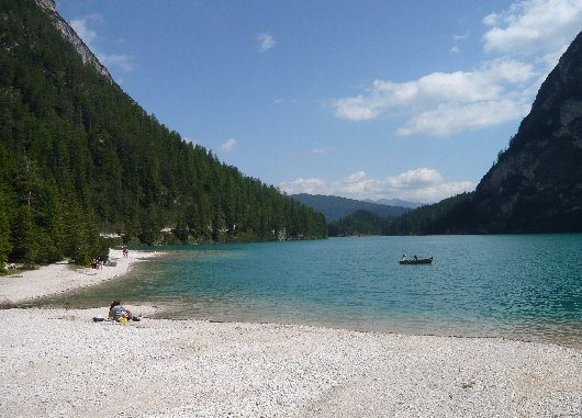 Spiaggia Lago di Braies