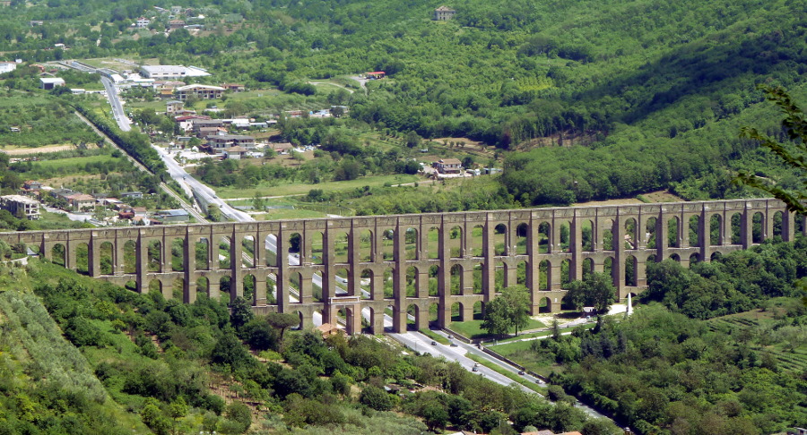 Acquedotto Carolino di Vanvitelli Maddaloni