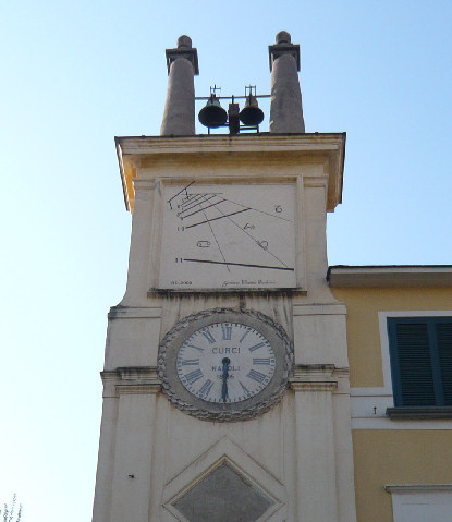 Orologio_antico e torre campanaria di Angri.