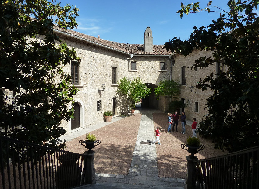 Auletta cortile interno Castello Marchesale