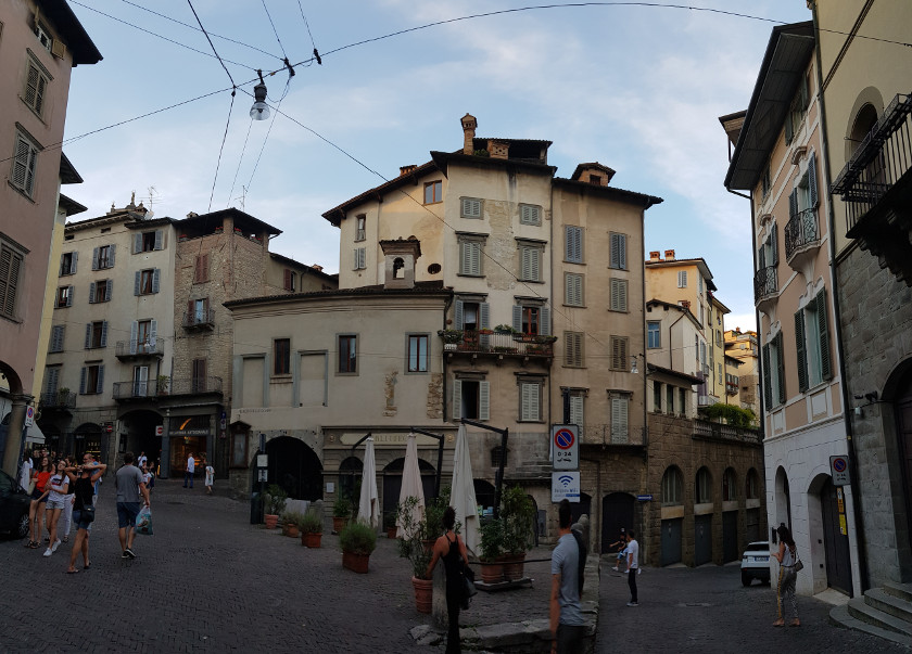 Bergamo Alta Piazza Mercato delle Scarpe