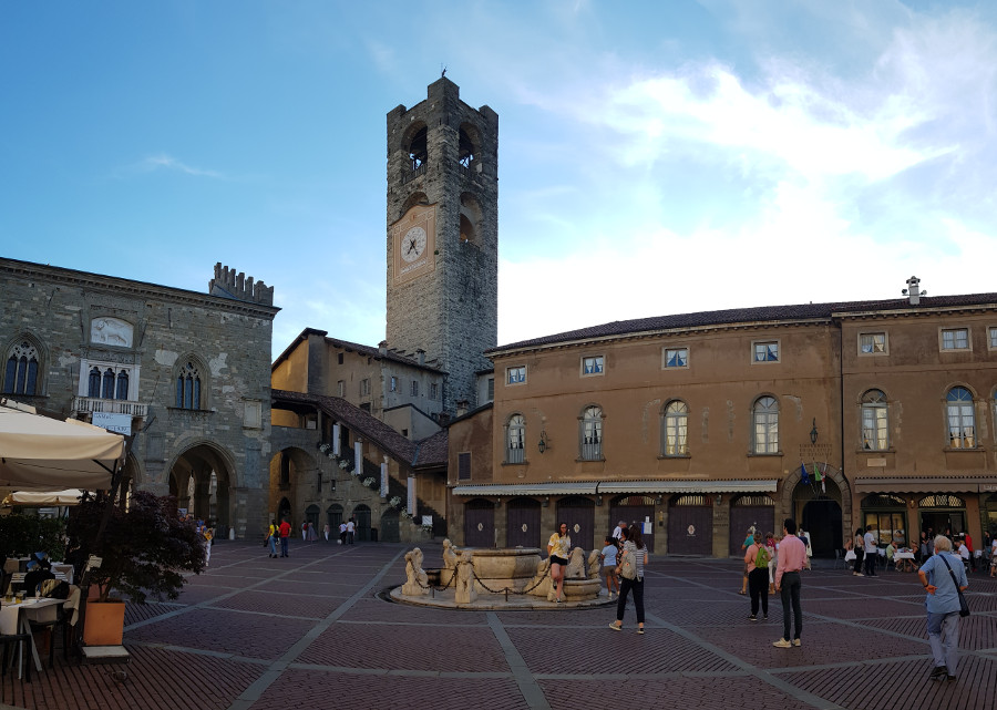 Bergamo Alta Torre Civica e Piazza Vecchia