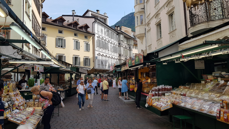 Bolzano Piazza delle Erbe