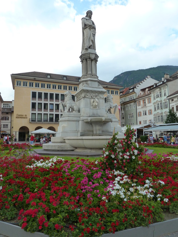 Bolzano monumento a Walther von der Vogelweide