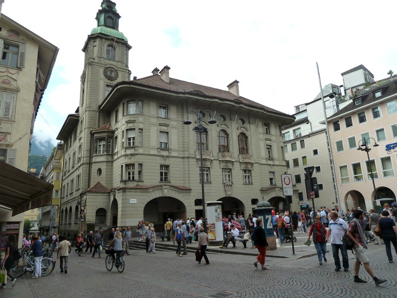 Bolzano Piazza del Municipio
