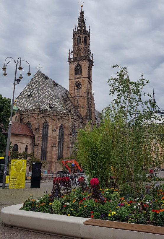 Duomo di Bolzano visto dalla Piazza Walther
