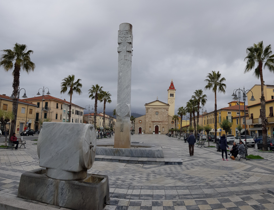 Carrara Piazza Menconi