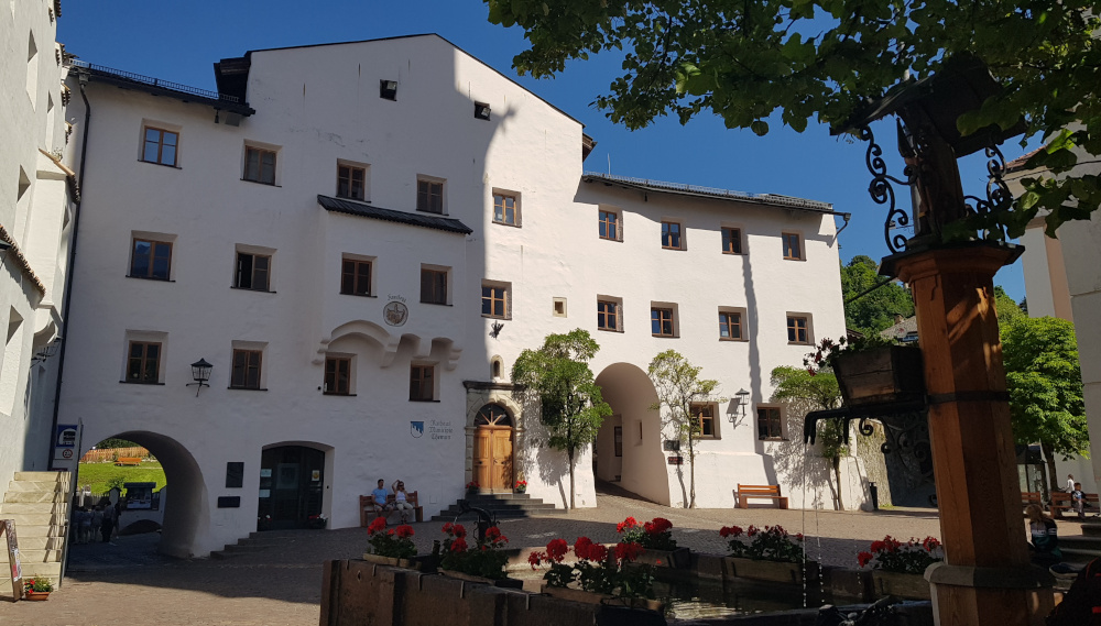 Castelrotto Piazza Kraus