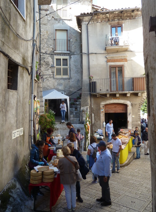 Stands alla Sagra dei funghi di Cusano_Mutri