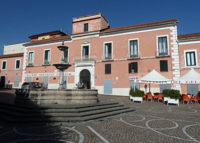 Giffoni_Valle_Piana Piazza Umberto I