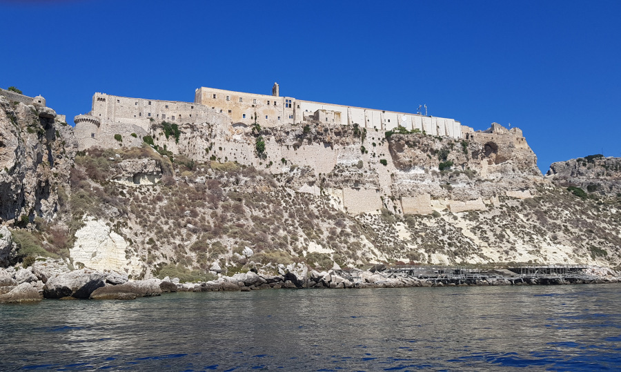 Isole Tremiti mura difensive dell'isola di SanNicola