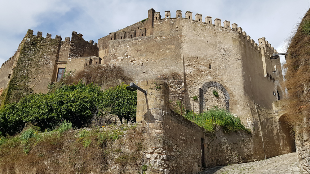 Lauro Salita al Castello