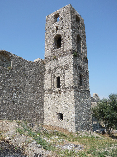 Cattedrale romanica di Lettere