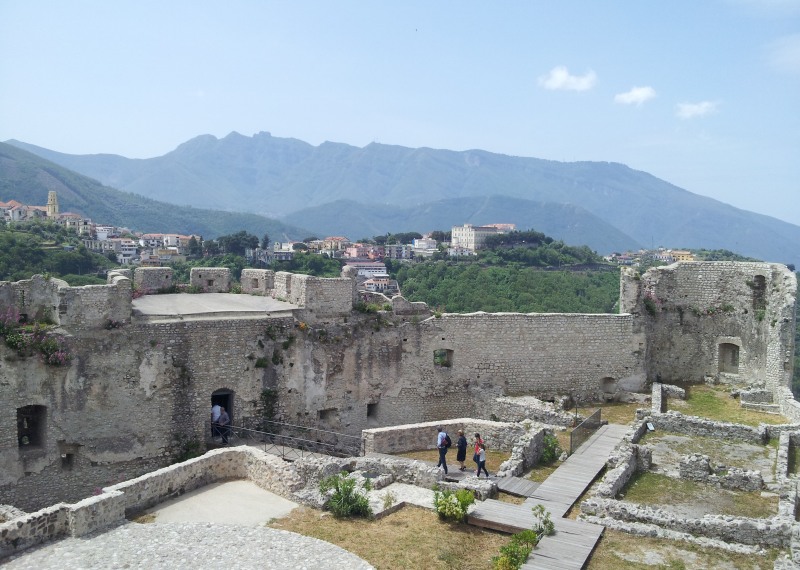 Interno del Castello_di_Lettere