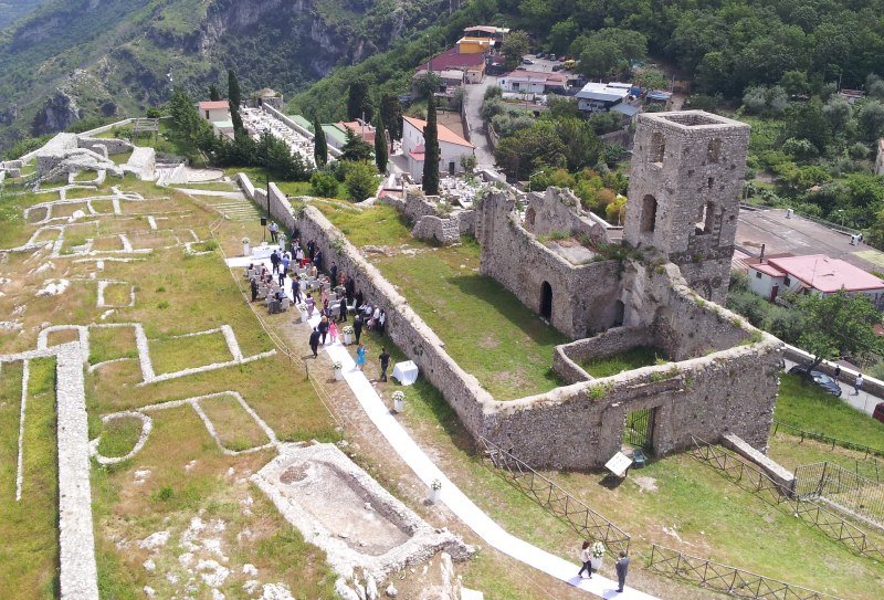 Rovine cattedrale e Castello di Lettere