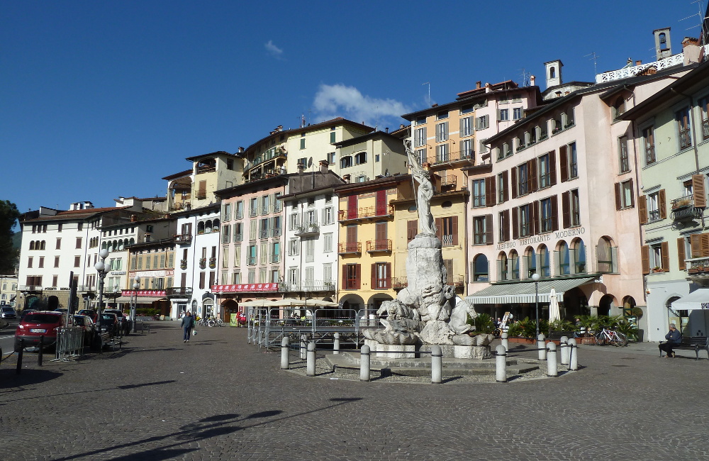 Lovere Piazza 13 Martiri