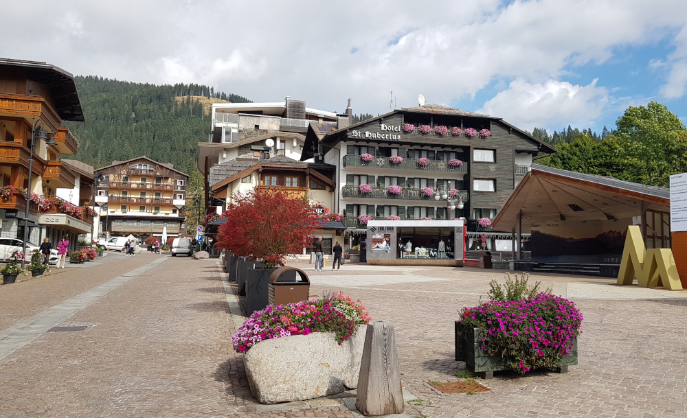 Madonna_di_Campiglio Viale Dolomiti di Brenta
