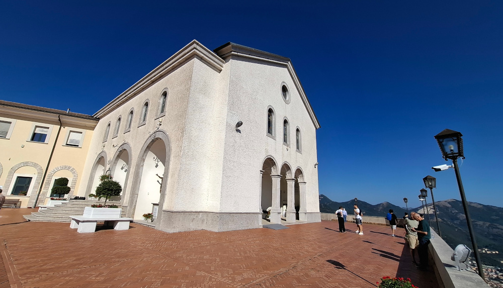 Terrazza del Santuario del Santissimo Salvatore di Montella