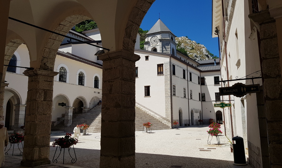Chiostro Santuario di MonteVergine
