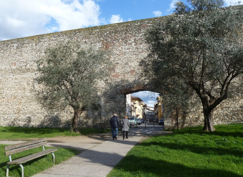 Prato Mura medievali e Porta Pistoiese