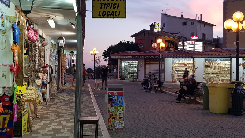 SanGiovanni_Rotondo Piazzale Forgione shopping prodotti locali