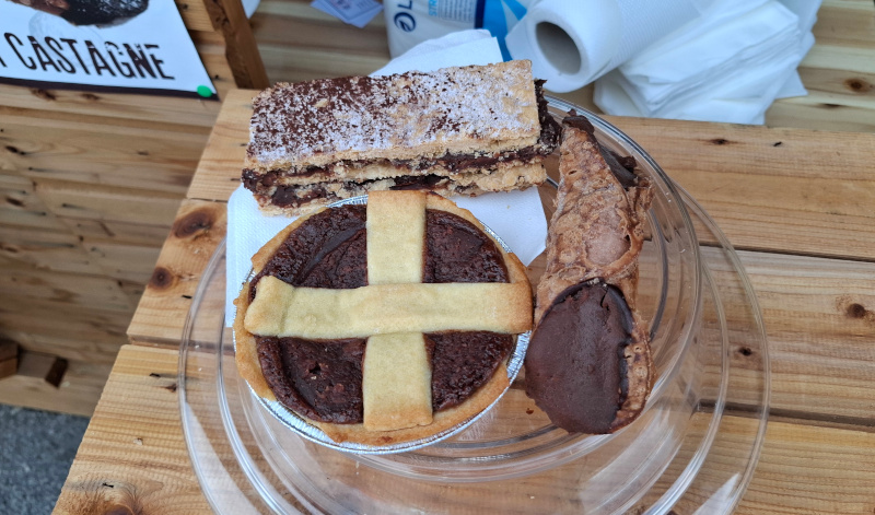 Dolci di castagne alla Sagra della castagna di Serino