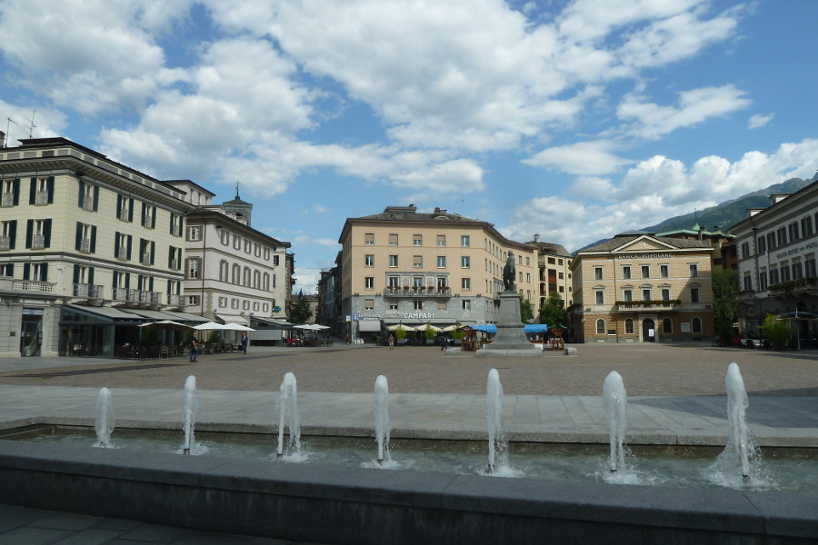 Sondrio Piazza Giuseppe Garibaldi