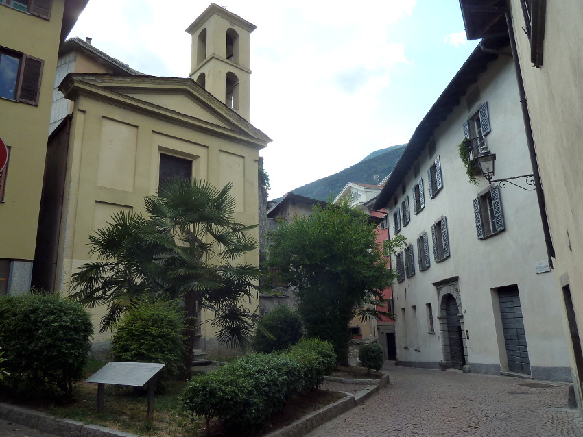 Sondrio Piazzetta dell'Angelo Custode