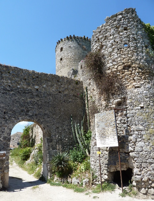Castello Vairano Patenora Porta Castello