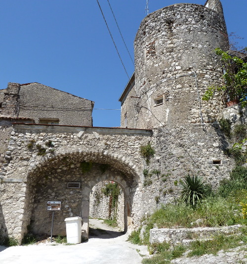 Castello Vairano Patenora Porta di mezzo