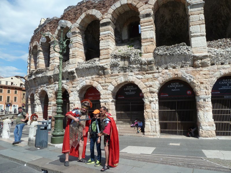Soldati romani Arena_di_Verona