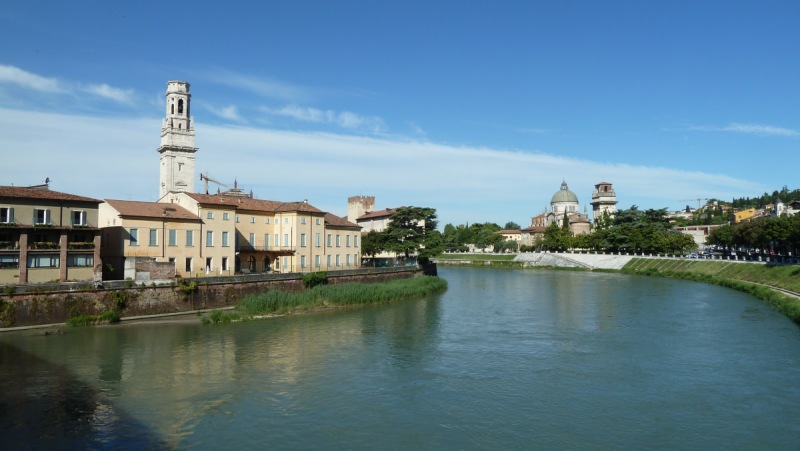 Veduta verso nord dal Ponte_Pietra di Verona