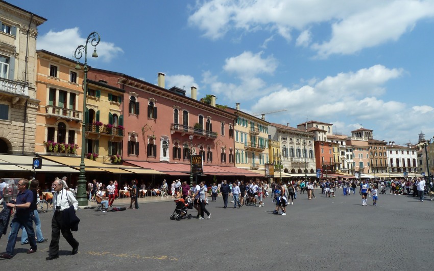 Verona: Piazza_Bra