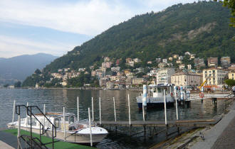 Un pontile della citt di Como 