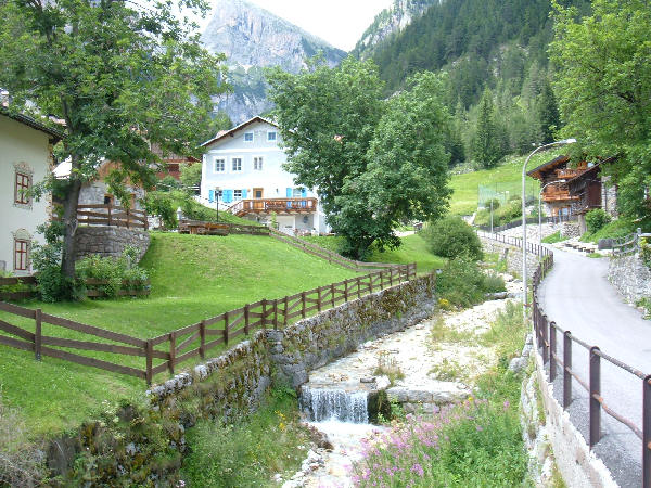 Mazzin: Via e fiume Udai