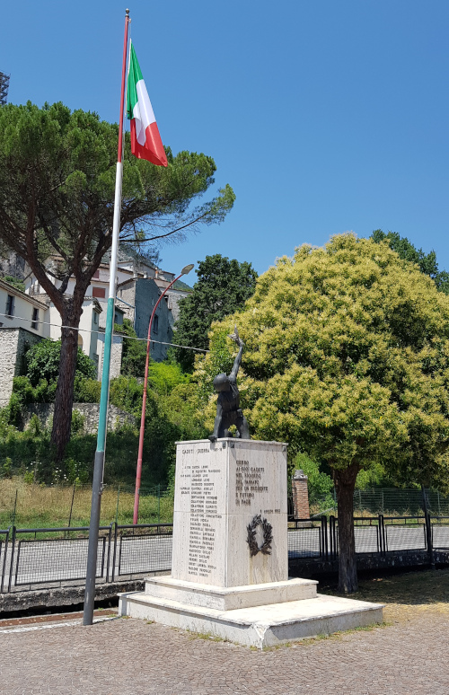 Cerro_al_Volturno monumento ai caduti