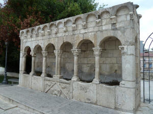 Fontana_Fraterna