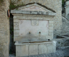 Antica fontana pubblica di Pesche