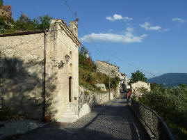 Piccola cappella a Pesche