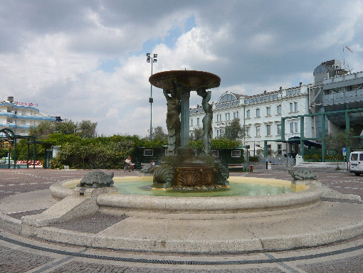 Fontana in piazza Primo Maggio