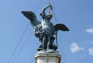 Angelo di bronzo del Castel_Sant'Angelo