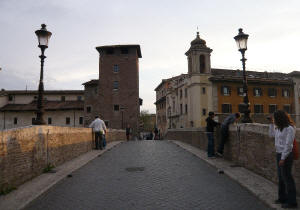 Ponte d'accesso all'Isola_Tiberina
